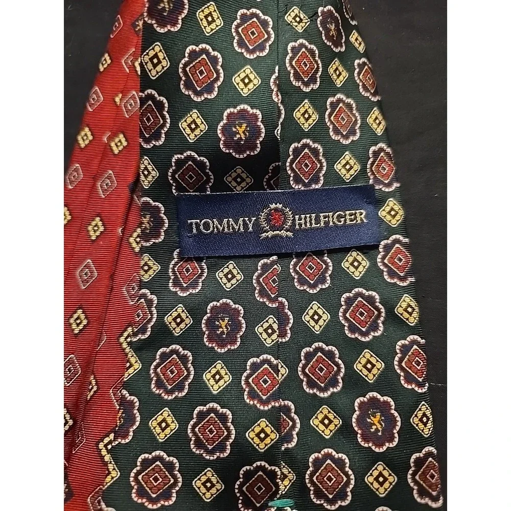 Tommy Hilfiger Dark Green Red‎ Mens Necktie 100% Italian Silk  59L/4W
